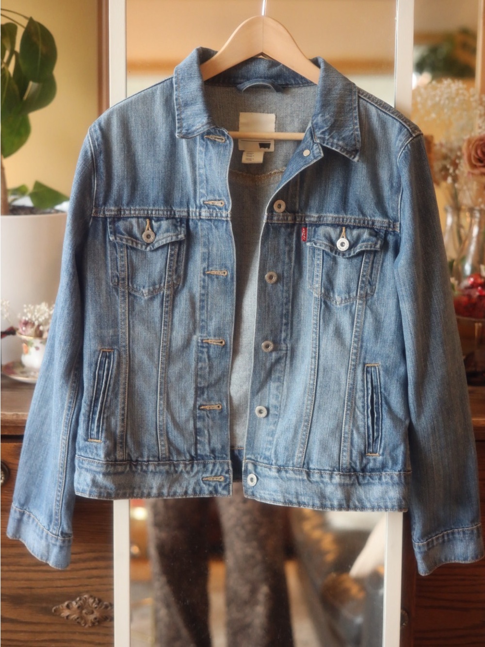 Levi's Classic Light Blue Denim Jacket - Women's